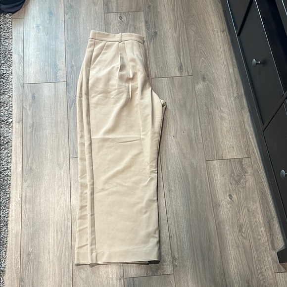 Abercrombie & Fitch Pants - Abercrombie & Fitch Tan Trousers Straight Leg Design